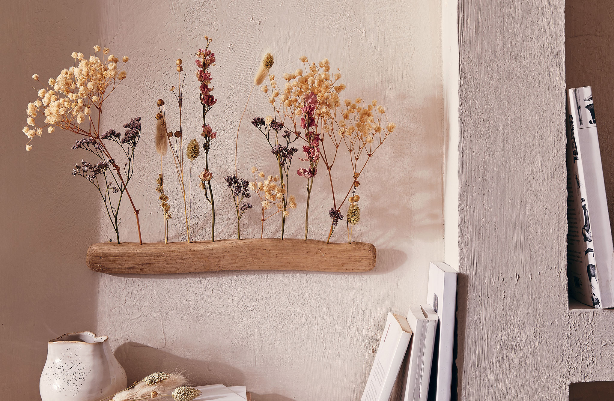 Réaliser une déco murale avec des fleurs séchées et du bois flotté - Depuis  mon hamac